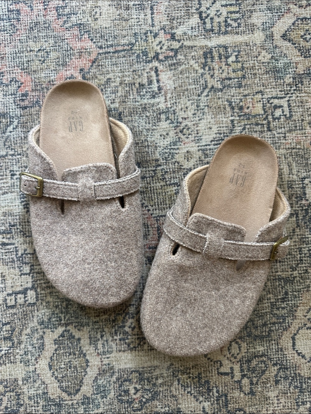 Gap Kids slip on clogs shoes mules shoes size 1 - 2